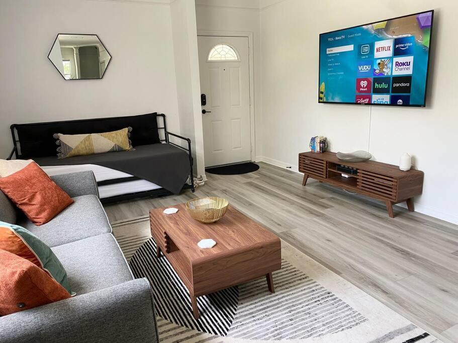 Sanctuary Gainesville Bright 2 Bedroom King Condo ภายนอก รูปภาพ