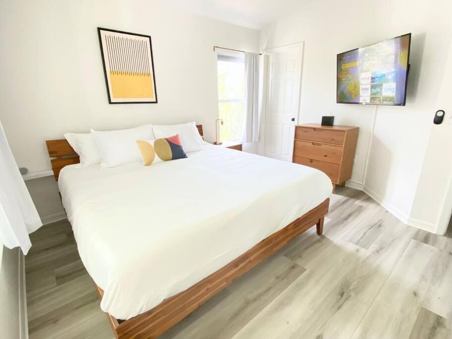 Sanctuary Gainesville Bright 2 Bedroom King Condo ภายนอก รูปภาพ