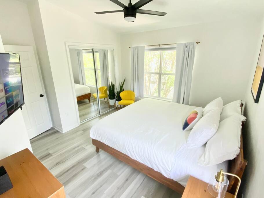 Sanctuary Gainesville Bright 2 Bedroom King Condo ภายนอก รูปภาพ